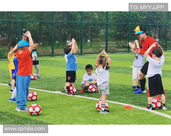 大班足球明星活动教案促进幼儿团队合作与运动能力提升的实践探索